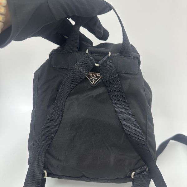 Prada 經典尼龍後背包 