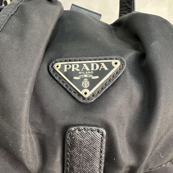 Prada黑色尼龍後背包 
