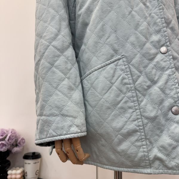 Burberry 淺藍色菱格絎縫外套 