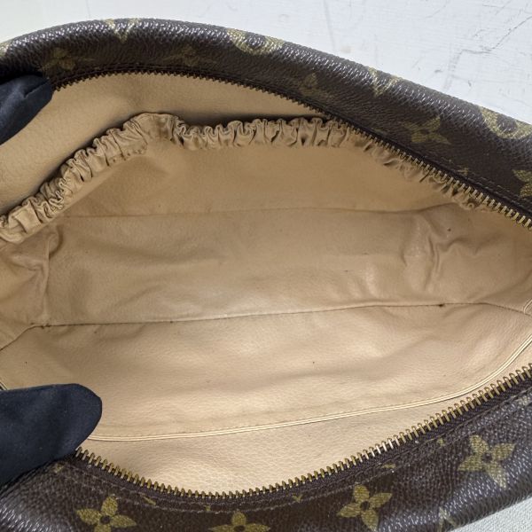 LV 老花手拿洗漱包 