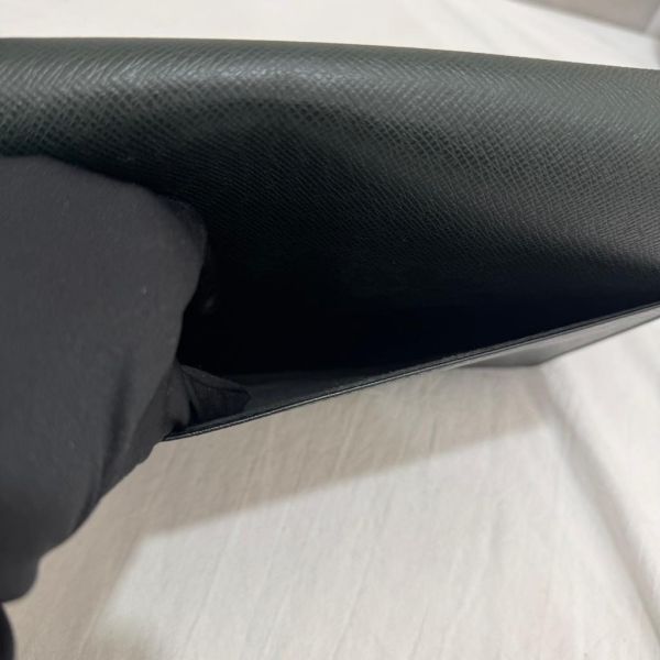 Louis Vuitton 墨綠色荔枝皮手拿包 