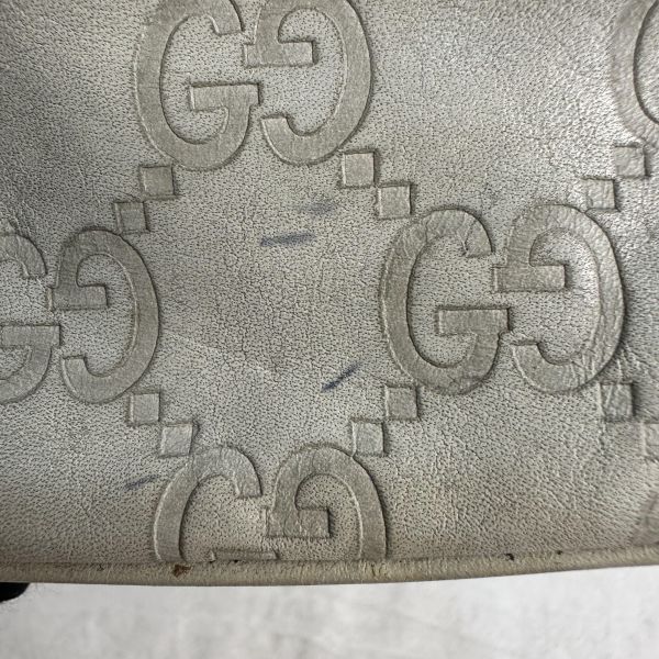 GUCCI 中古米色壓印老花一字拉鍊零錢包卡包 