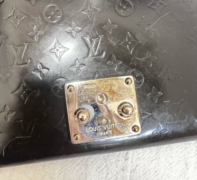 Louis Vuitton 硬殼扣式手提錢包 含卡夾 