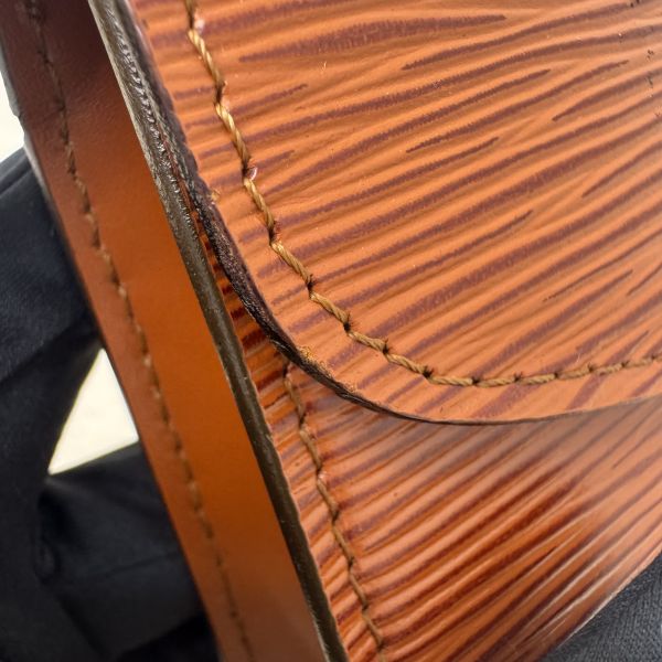 Louis Vuitton 金棕Epi手拿包 