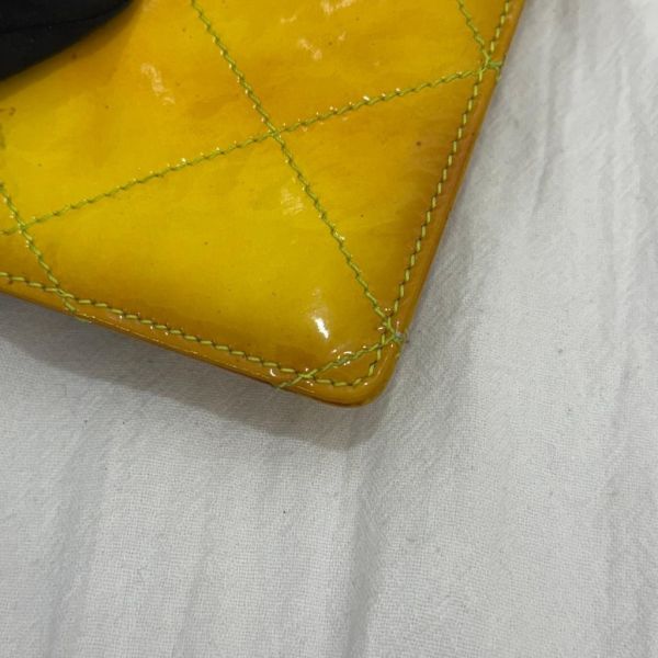 Chanel 黃色亮面漆皮手提包 