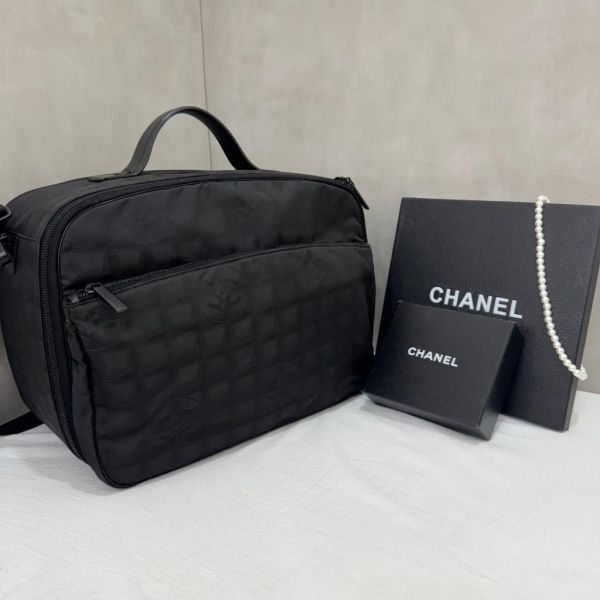 Chanel 黑色冰格旅行袋 