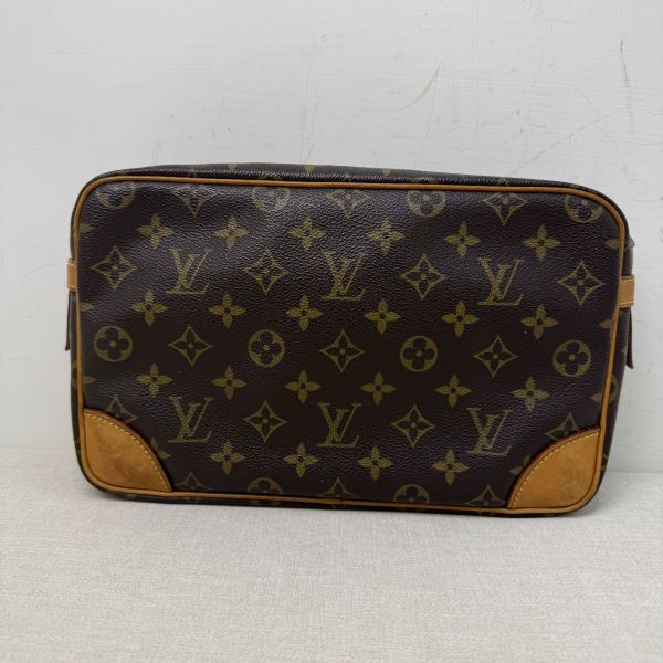 LV Monogram 老花手拿包 