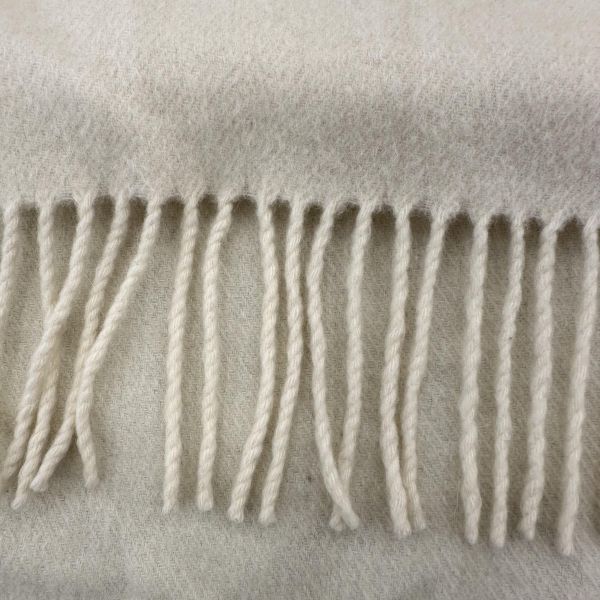 Chloe 克羅伊 淺乳白色 奶油色 純色百搭圍巾 