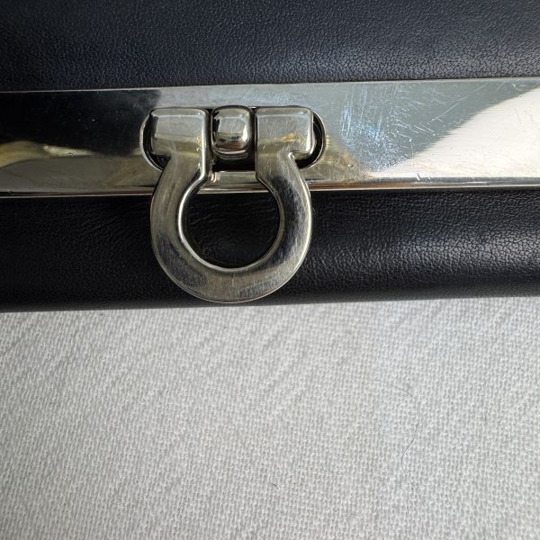 Ferragamo  Gancini Icona 系列長夾 