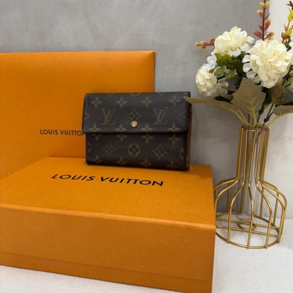 Louis Vuitton 滿版老花中夾 