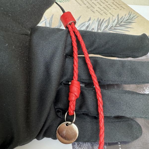 Bottega Veneta 紅色造型 掛繩 