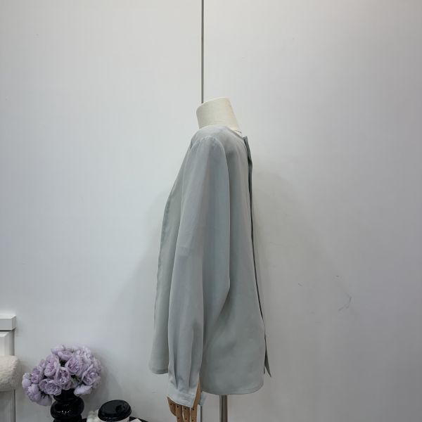 Burberry 復古刺繡上衣 