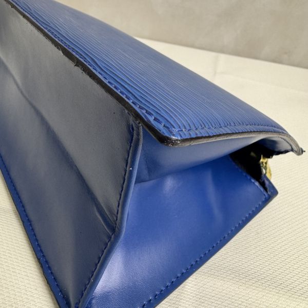 Louis Vuitton Epi 皮革手拿包 