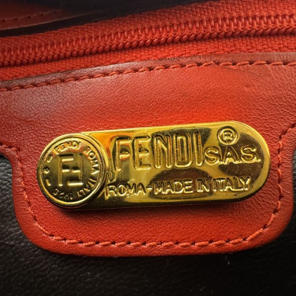 FENDI 蟒蛇皮肩包 