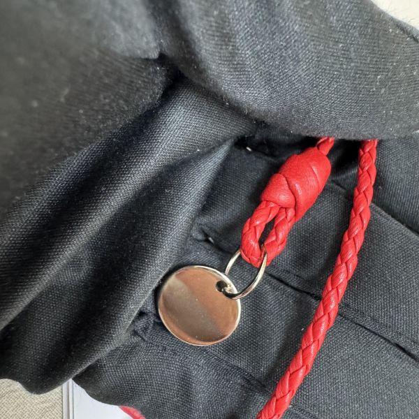 Bottega Veneta 紅色造型 掛繩 