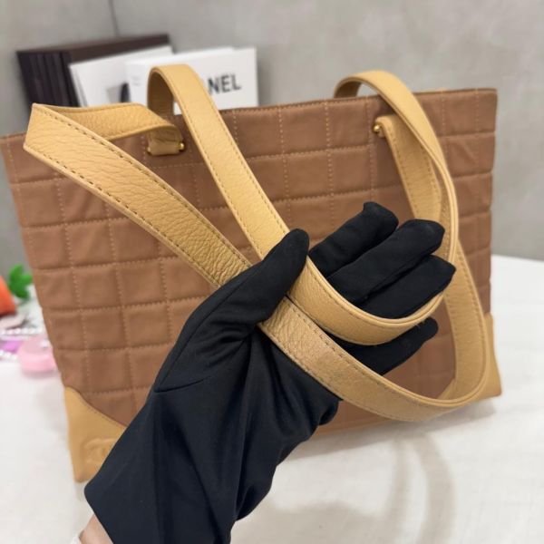 Chanel 冰格拼皮托特包 
