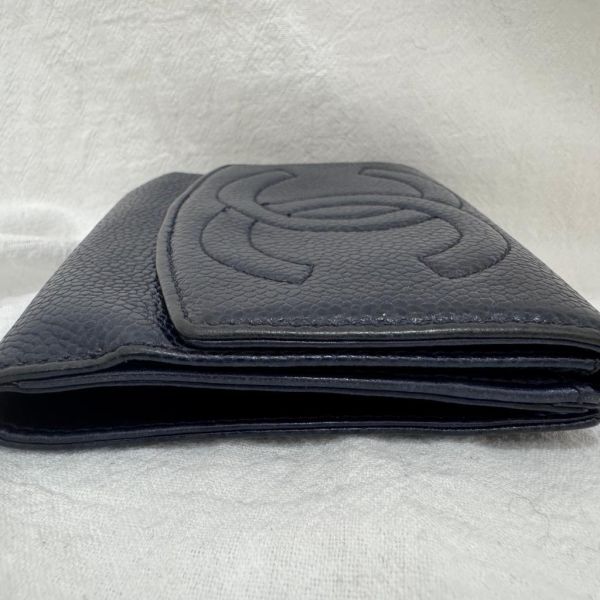 Chanel 深藍魚子醬中夾 