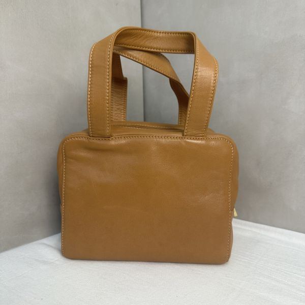 LOEWE 焦糖色手提方形便當包 