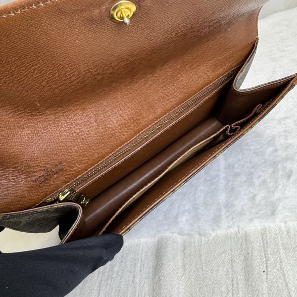 Louis Vuitton 26手拿包 