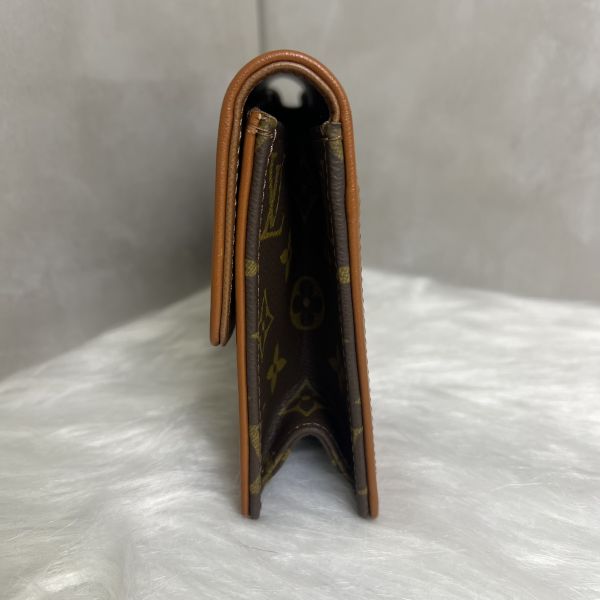 Louis Vuitton翻蓋手拿包 