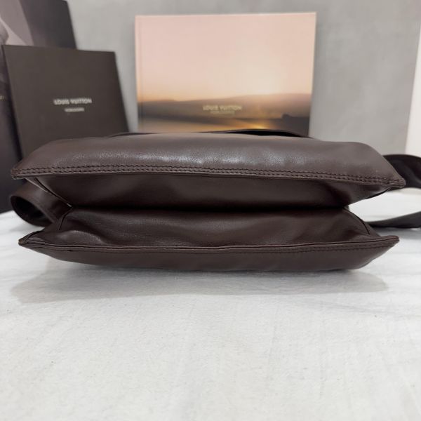 Chanel 全皮單肩斜背包 