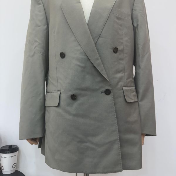 Dior 灰色雙排扣西裝外套 