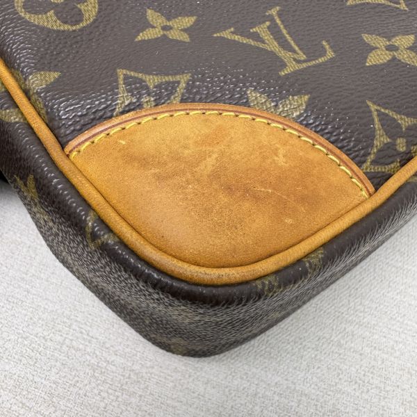 LV Monogram 老花手拿包 
