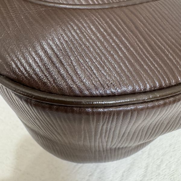 Louis Vuitton 深咖包袋 