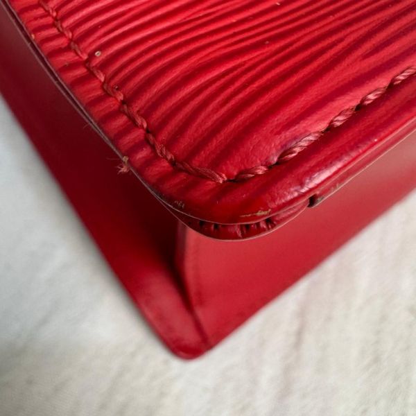 Louis Vuitton 紅色 EPI水波紋琴譜包 