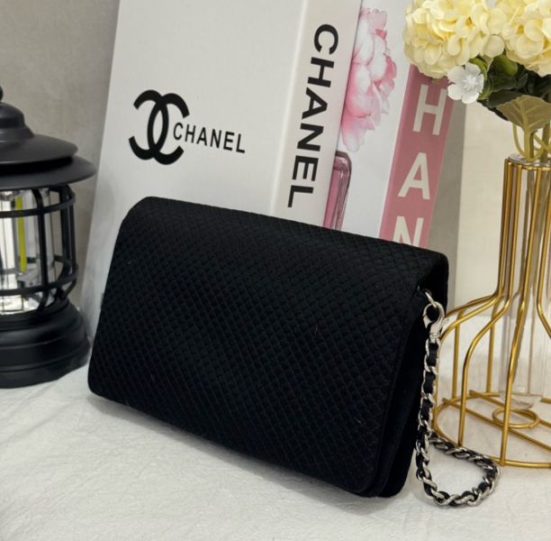Chanel 限量款絲綢網布鏡子包 