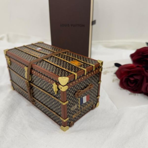Louis Vuitton 行李箱造型擺飾 