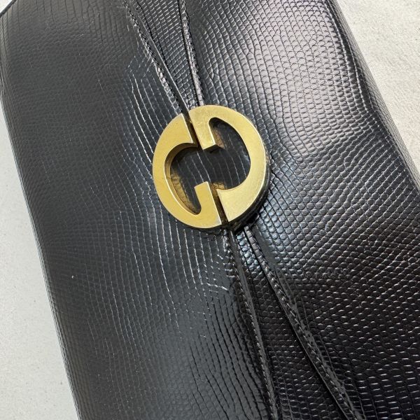 Gucci 黑色皮革翻蓋肩背包 