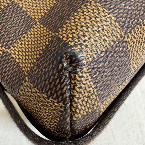 Louis Vuitton 鐵牌掀蓋肩背袋 