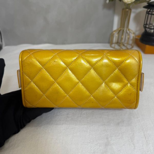CHANEL 黃色漆皮方盒子 
