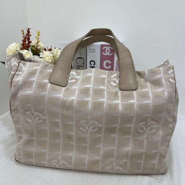 Chanel 奶茶色香奈兒冰格托特包 