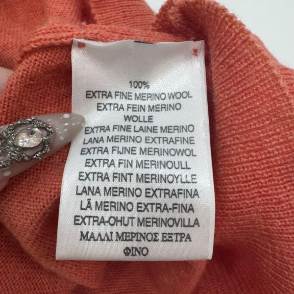 Burberry 珊瑚橙高領針織衫 