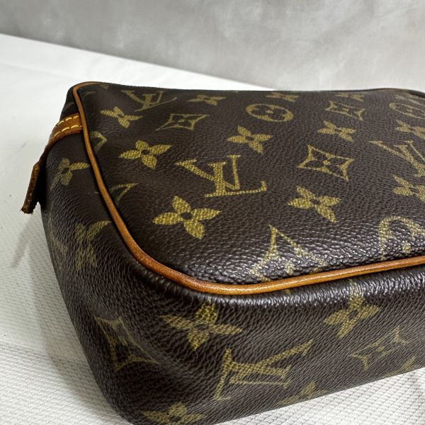 Louis Vuitton 23 手拿包 
