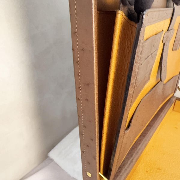 Loewe 復古鴕鳥皮公事包 