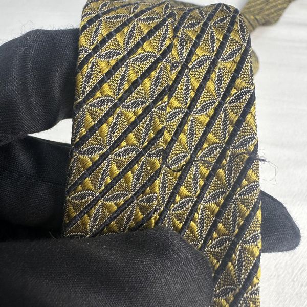 GIVENCHY 紀梵希 黑金菱格織紋領帶 領結 絲綢（中古） 