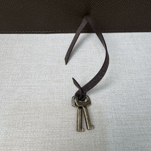 Louis Vuitton 深棕色皮革公事包 