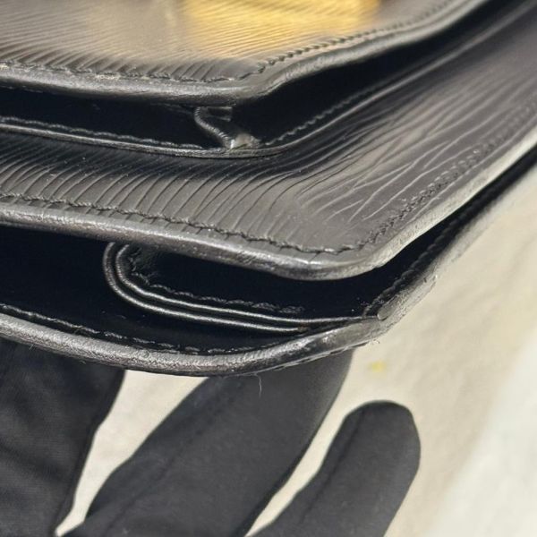 Louis Vuitton Epi水波紋 蒙梭郵差包 