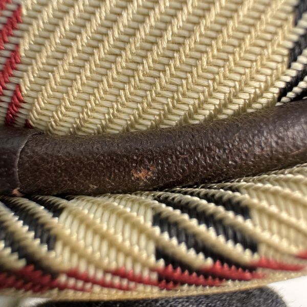 Burberry 經典格紋圓筒包 