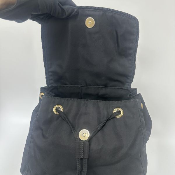Prada 尼龍背包 