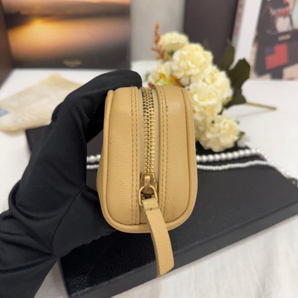 Chanel coco鈕扣皮革小包 