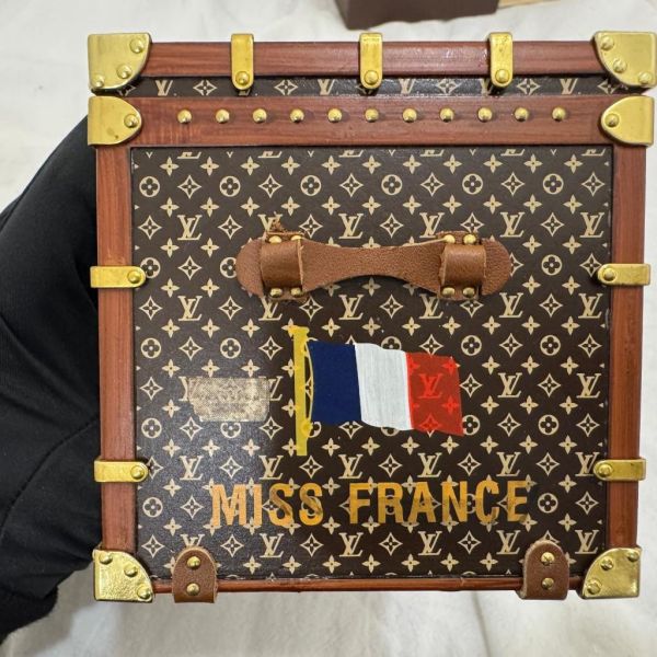 Louis Vuitton 行李箱造型擺飾 
