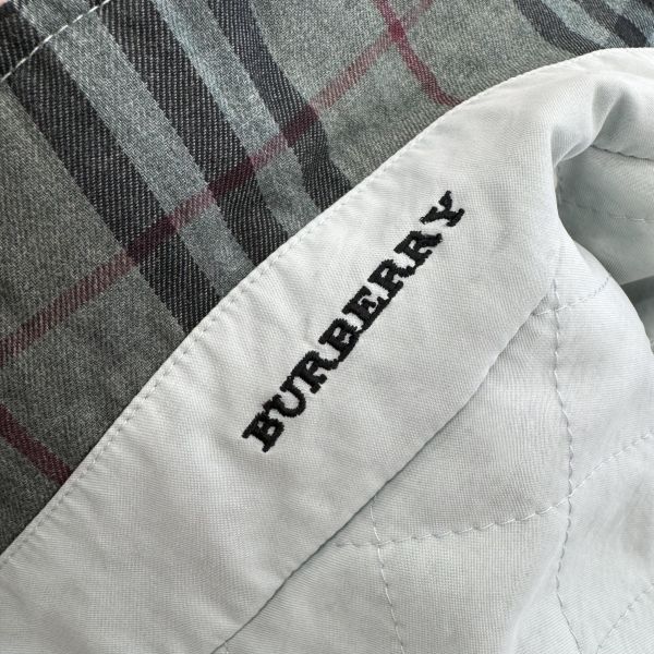 Burberry 淺藍色菱格絎縫外套 