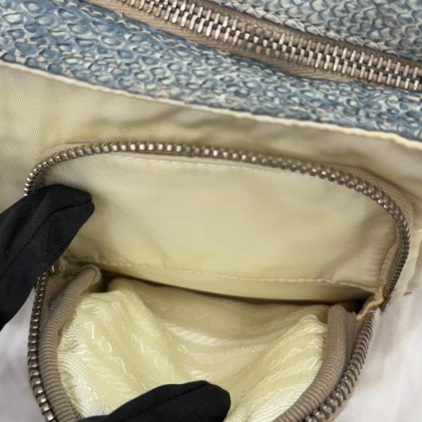 Prada 蛇皮拼接腋下包 
