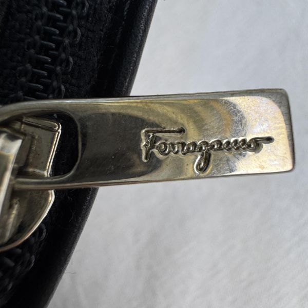 Ferragamo  Gancini Icona 系列長夾 