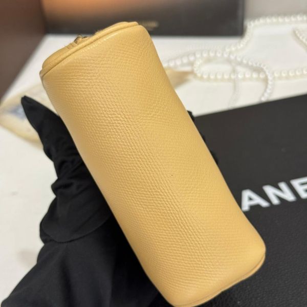 Chanel coco鈕扣皮革小包 