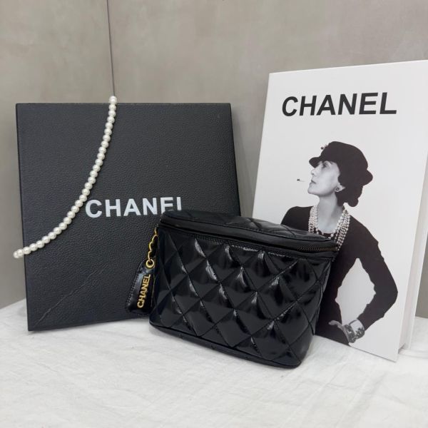 Chanel 菱格漆皮腰包 